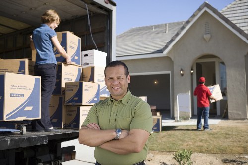 Local removal truck hire service with loading support